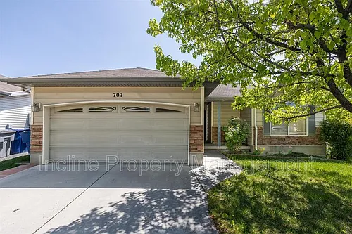 702 Durham Dr Photo 1