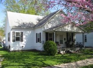 412 S 6th St, Mattoon, IL