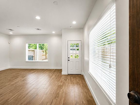 5th image of 3605 Billingsley St #B