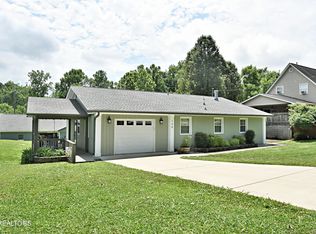 130 Pembroke Rd, Oak Ridge, TN 37830