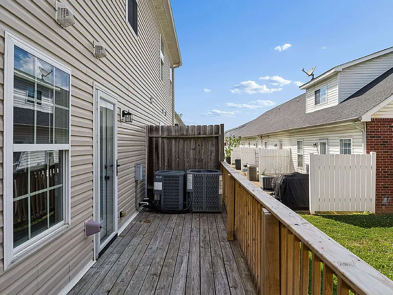 4828 Octavia St — Photo 26