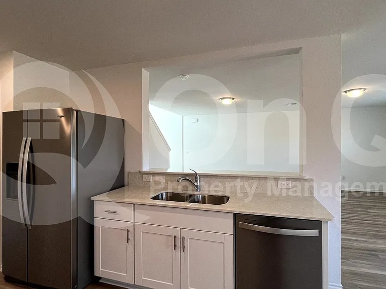 882 Breakwater Dr — Photo 4