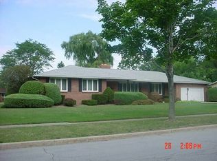 50 E Maplemere Rd, Amherst, NY 14221