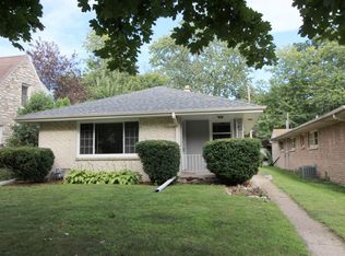 2082 S 107th St, West Allis, WI 53227
