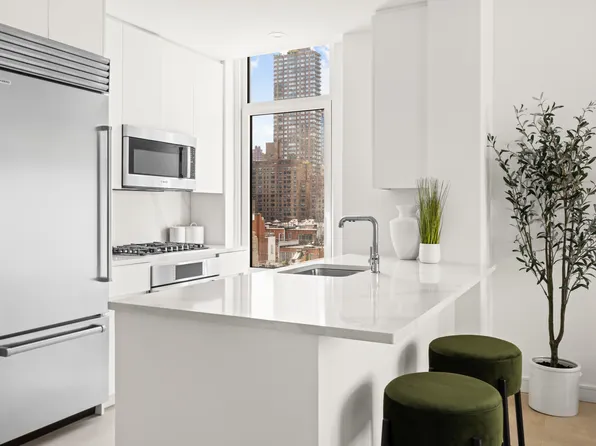 300 East 83rd Street 16A image 3 of 22