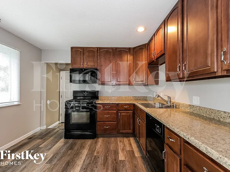 15675 Birkemeier Dr — Photo 5