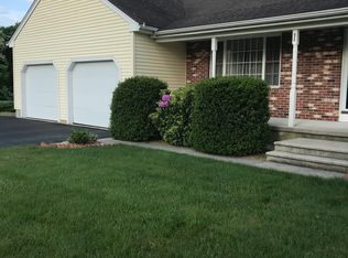 1 Meadow Ln, North Smithfield, RI 02896