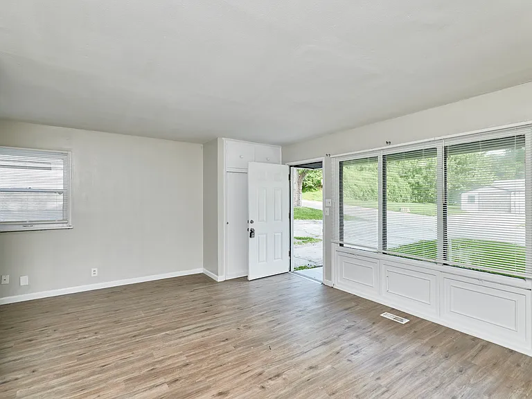 1658 Kappel Dr — Photo 9