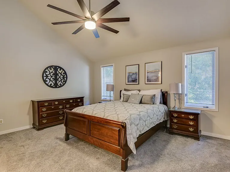 3247 Summerchase Cir — Photo 6