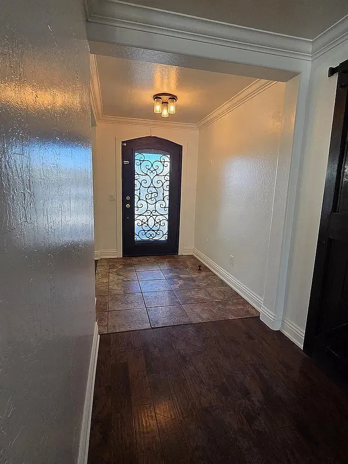 4 bed, 2.0 bath, 2026 sqft, $1,900 — Photo 4