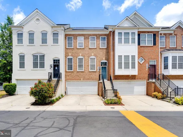 3241 Theodore R Hagans Dr NE, Washington, DC 20018