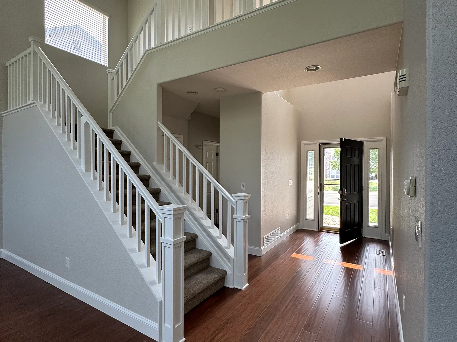 5 bed, 2640 sqft, $3,780 — Photo 2