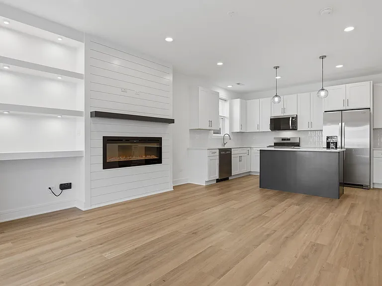 4841 S Prairie Ave #1 — Photo 5