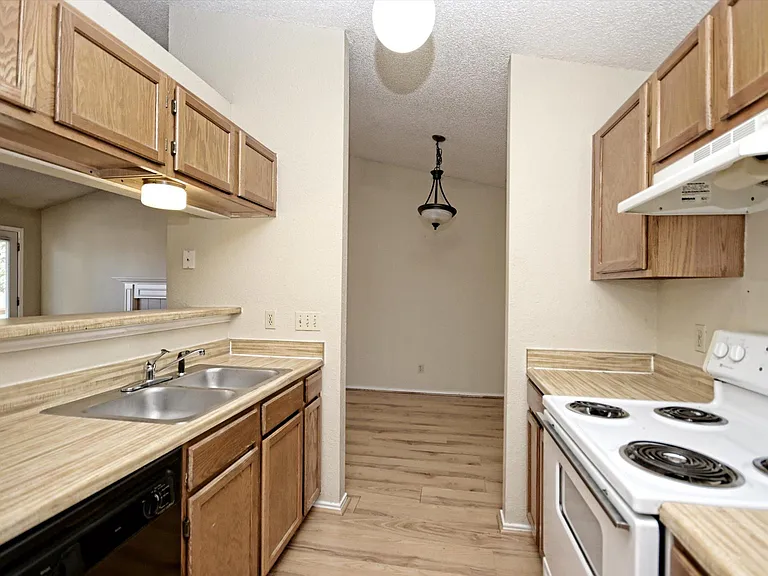 511 Cutty Trl #A — Photo 10