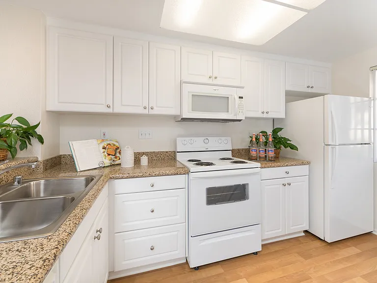 Rancho Tierra Apartment Homes — Photo 3
