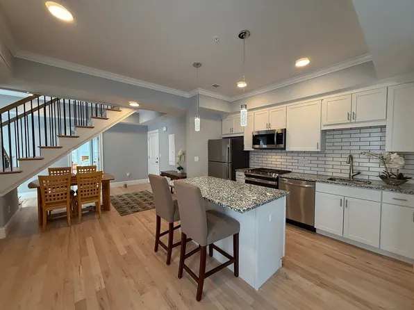 7 Waumbeck St Floor 3, Dorchester, MA 02121