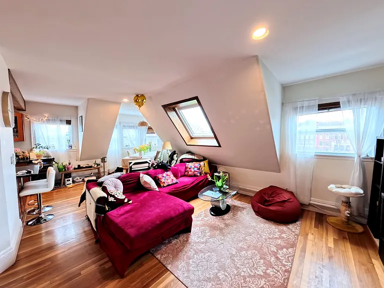 185 Davis Ave #8 — Photo 4