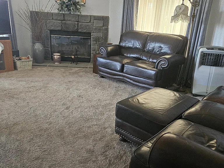 22427 Hurons Ave — Photo 3