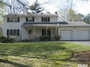 6 Michael Pl, Nesconset, NY 11767