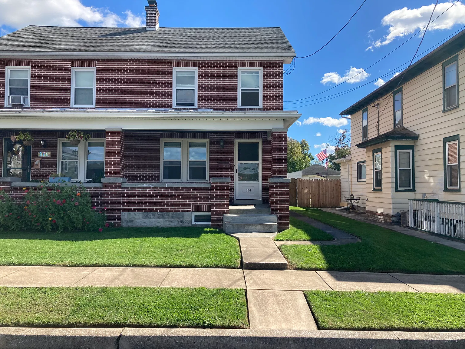 3 bed, 1092 sqft, $1,700 — Photo 1