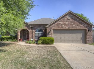 308 W Charleston St, Broken Arrow, OK 74011