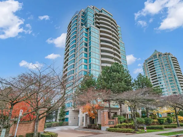 6611 Southoaks Cres #802, Burnaby, BC V5E 4L5
