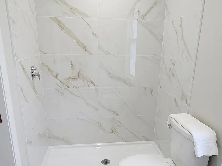 1841 Locust St — Photo 3