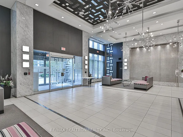 18 Graydon Hall Dr #301 — Photo 17
