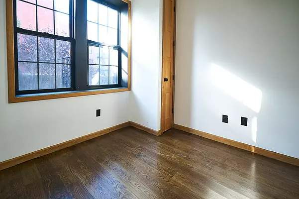 Rented by Lodger Corp | media 6