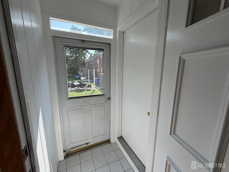 830 2nd St — Photo 16