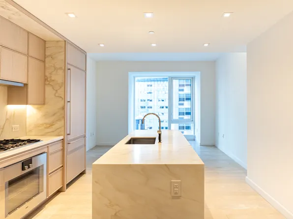138 East 50th Street 15BB image 2 of 7