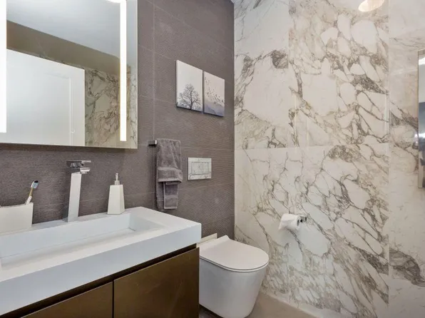 880 Bergen Avenue image 15 of 19