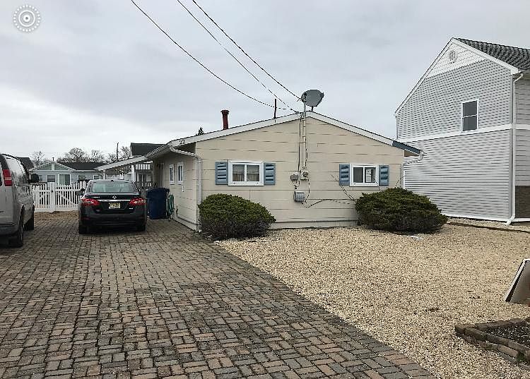 1st image of 22 Cranbury Lake Dr