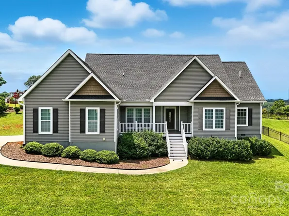 1903 46th Avenue Dr NE, Hickory, NC 28601