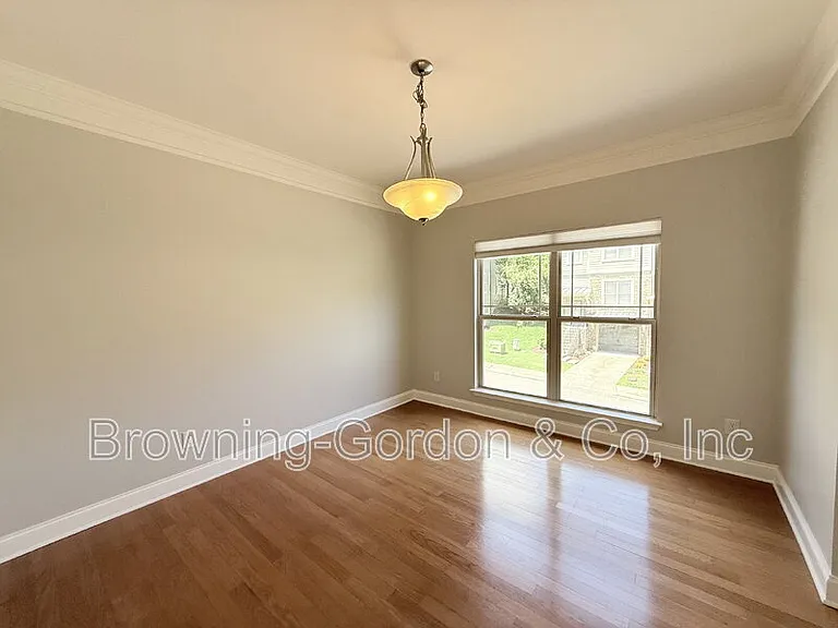 1057 Woodbury Falls Dr — Photo 3