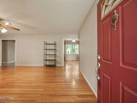 4th image of 4516 Clairson Dr