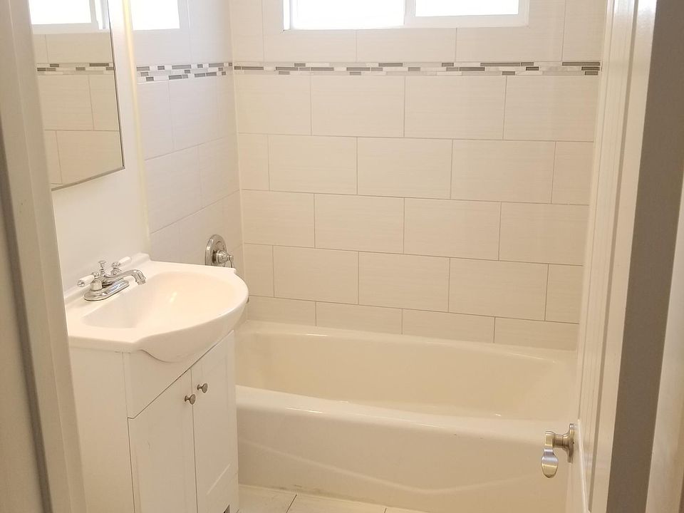 1st image of 628 N Harvard Blvd