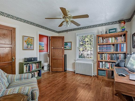 5th image of 2700 Dellrose Ave