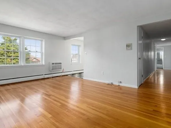 210 Hillside Ave, Needham, MA