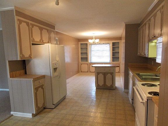 4th image of 819 Woodland Dr
