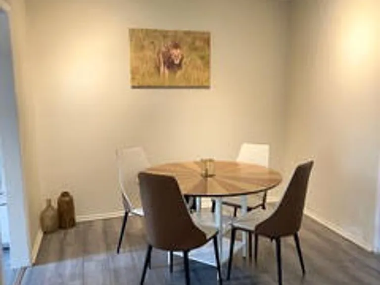 8207 De Longpre Ave #6 — Photo 6