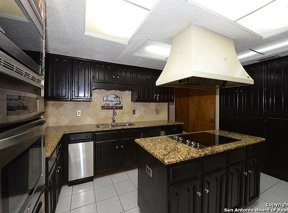 3rd image of 15902 Crepe Myrtle St