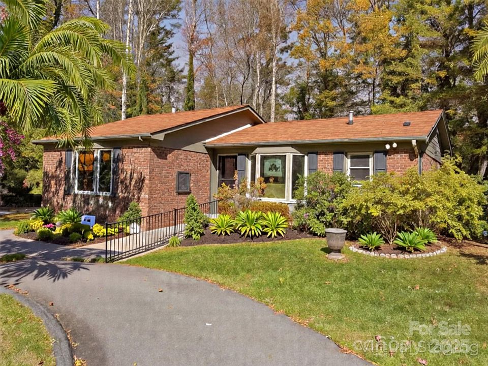 1st image of 181 Surry Ln
