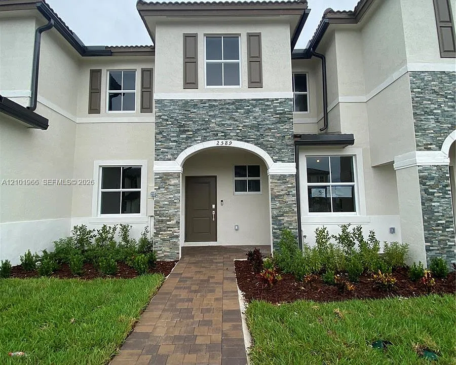 2589 SE 25th Dr