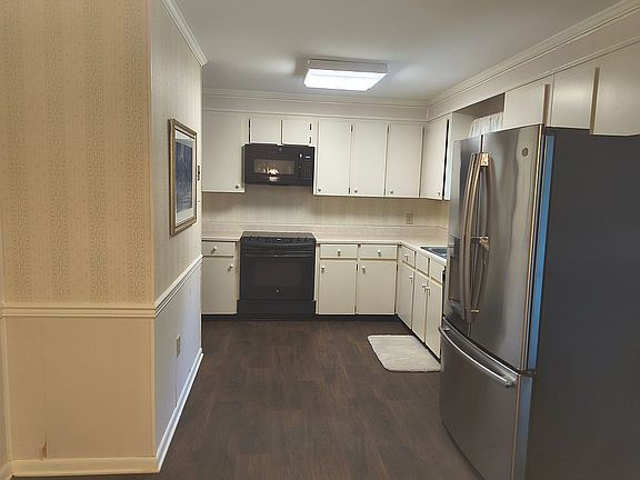 3rd image of 118 Emory Dr