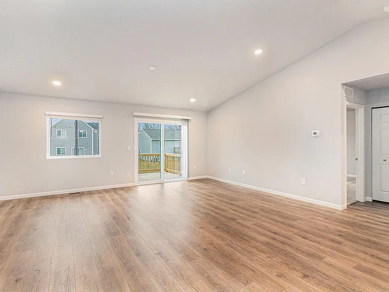 7669 Courtyard Pl — Photo 11