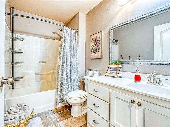 5th image of 3305 Chardonnay Ln