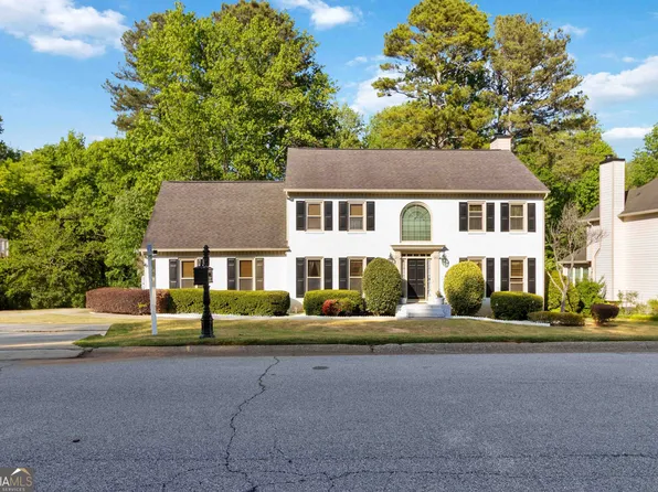 411 Sarah Ln, Lawrenceville, GA 30046