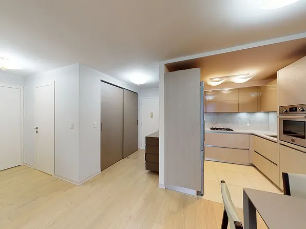 55 Oceana Drive East image 4 of 17