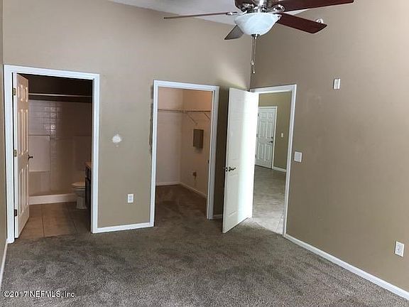 MBR with Walk-in Closet